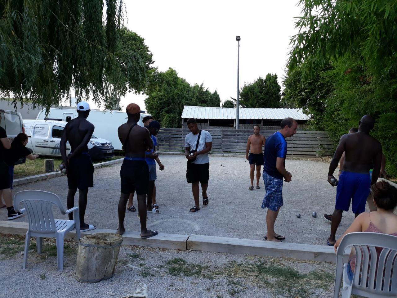 Camping Le Pre Saint-Andre Souvignargues Exterior photo